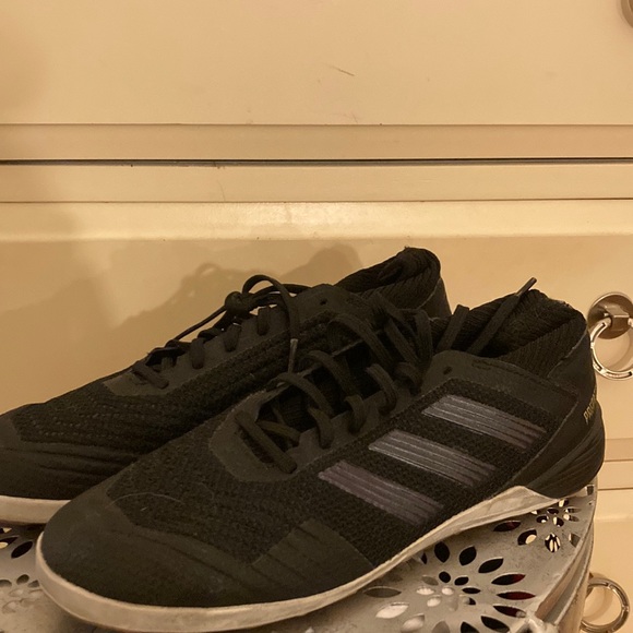 Adidas predator indoor soccer shoes - Picture 2 of 3